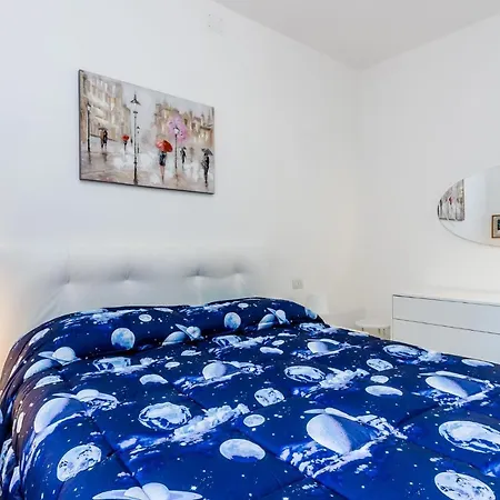 Apartment Elegant House Via Pia Savona