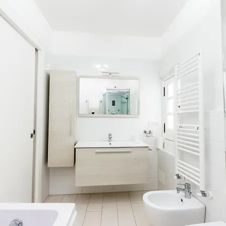 Elegant House Via Pia Savona