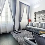 Elegant House Via Pia Savona